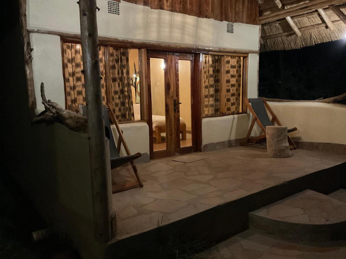 Olaloi Mara Camp Villa มาไซมารา ภายนอก รูปภาพ