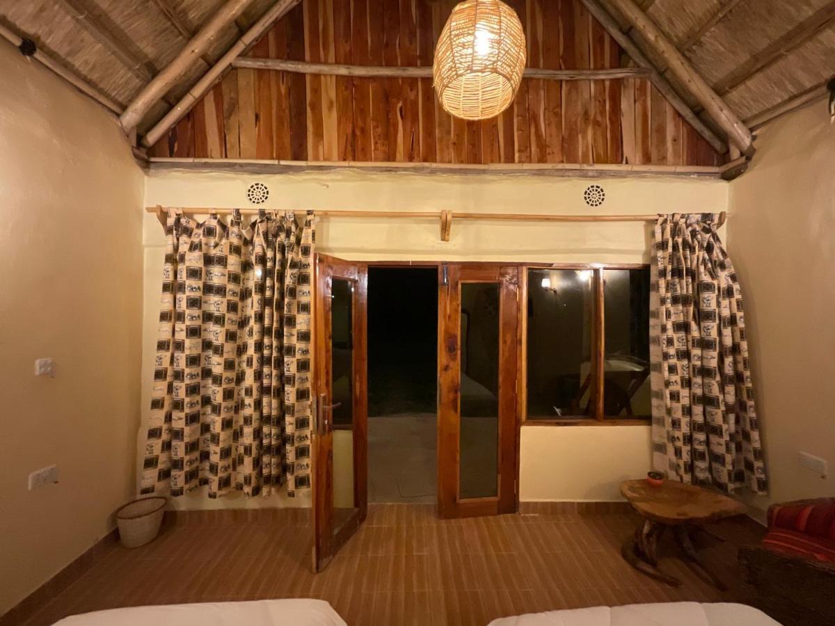Olaloi Mara Camp Villa มาไซมารา ภายนอก รูปภาพ
