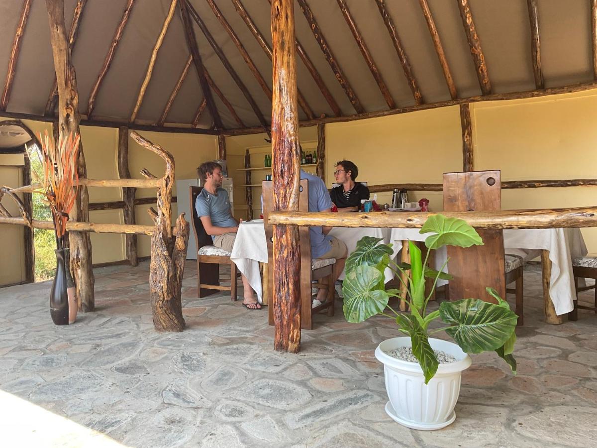 Olaloi Mara Camp Villa มาไซมารา ภายนอก รูปภาพ